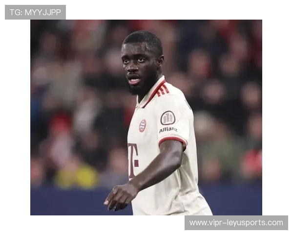 拜仁乌帕梅卡诺对抗强硬