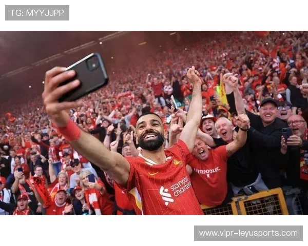 英超联赛观众人数持续上涨，气氛火热，英超场均观众